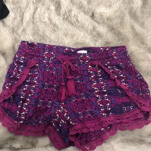 xhilaration magenta pattern flowy shorts